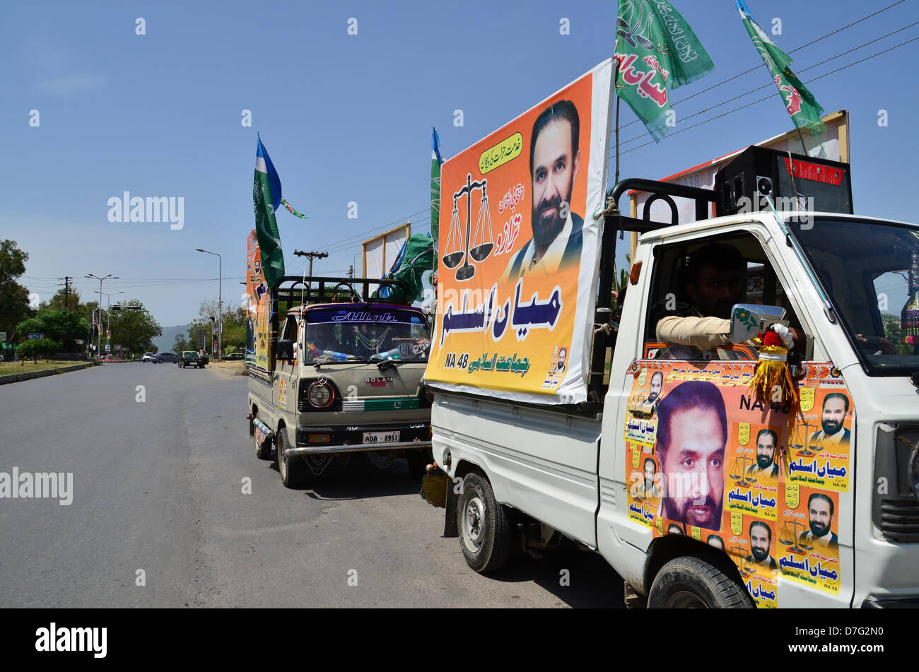 Islamabad, Pakistan. 6th May 2013. Election campaign vehicles of Jamata e Islam, the largest religious party in Pakistan. Credit:  Muhammed Furqan / Alamy Live News Stock Photo