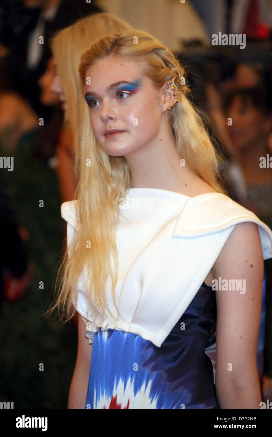 Actress Elle Fanning arrives at the Costume Institute Gala for the 'Punk: Chaos to Couture' exhibition at the Metropolitan Museum of Art in New York City, USA, on 06 May 2013. Photo: Luis Garcia Stock Photo