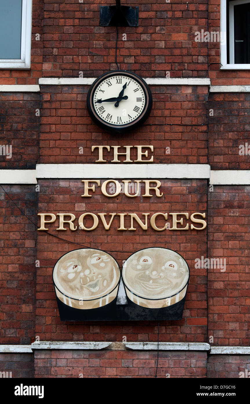 The Four Provinces pub, Chapelfields, Coventry, UK Stock Photo