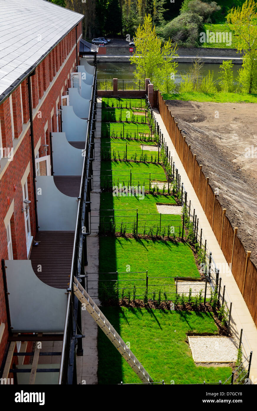 Row of terraced housing hi-res stock photography and images - Alamy
