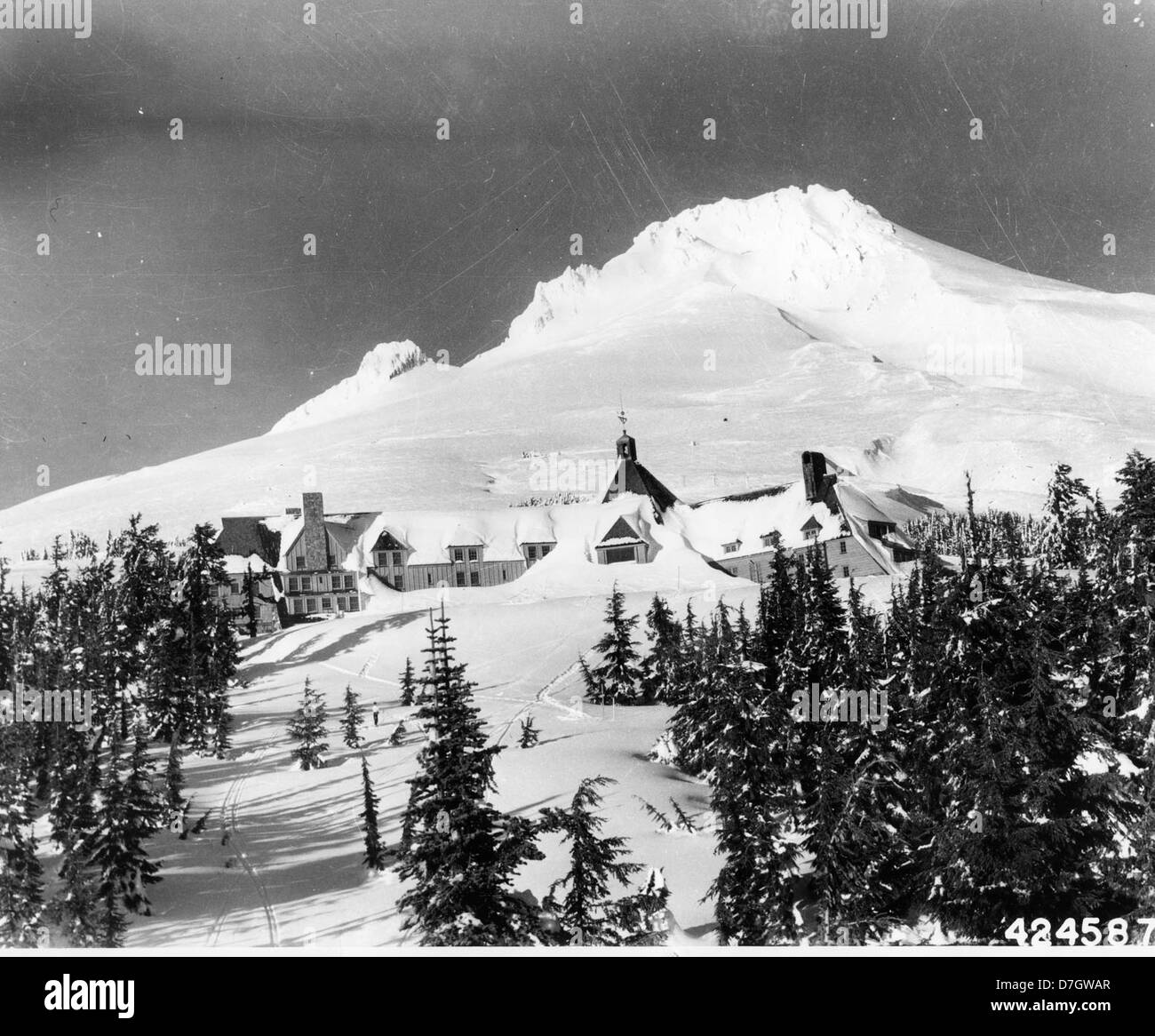 Timberline lodge of mount hood Black and White Stock Photos & Images ...