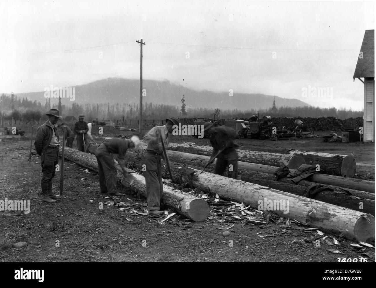 CCC boys peeling logs at Randle Ranger Station, Columbia National Forest, Washington Stock Photo