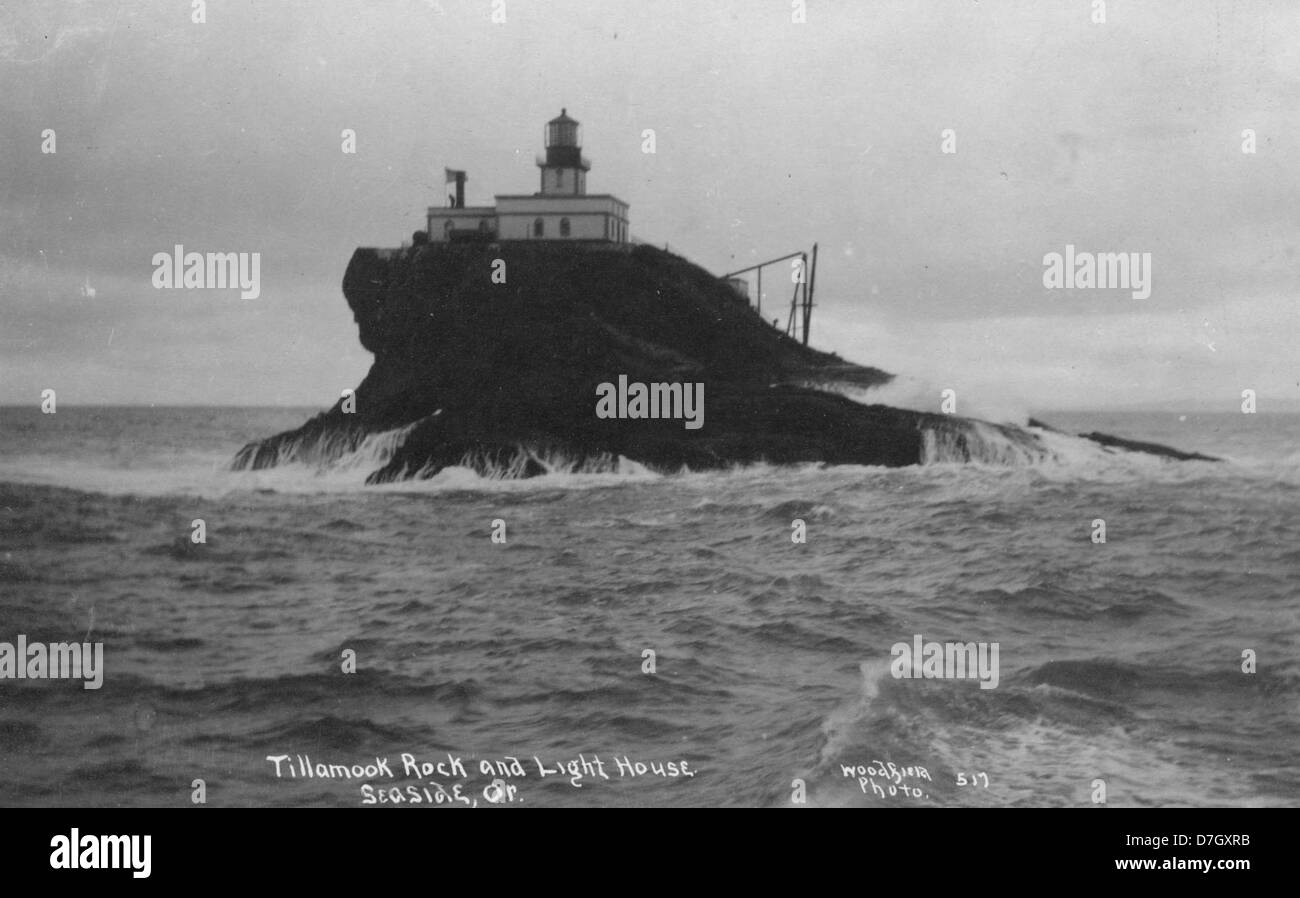 Tillamook Rock and Lighthouse Stock Photo Alamy