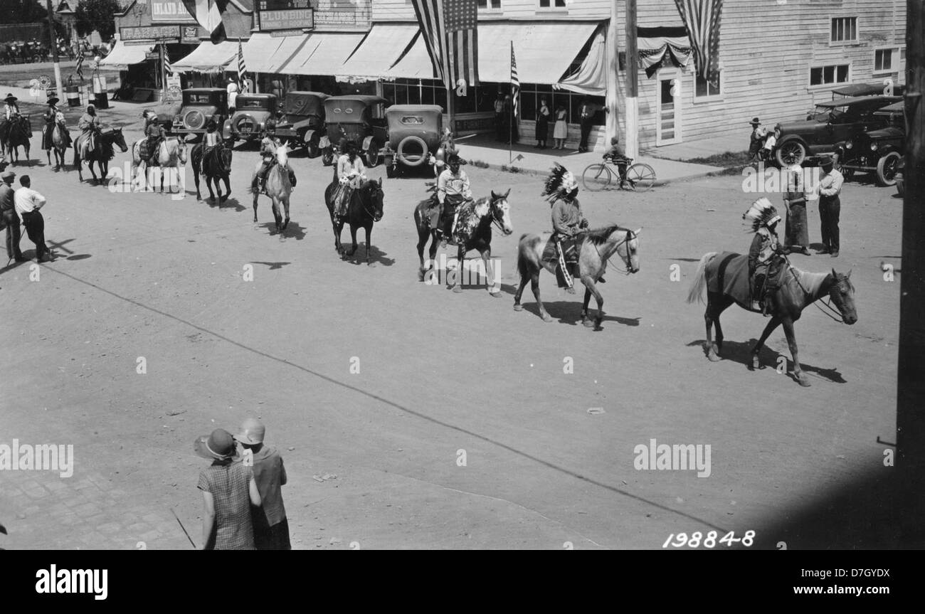 Warm Springs Indian Parade Stock Photo Alamy