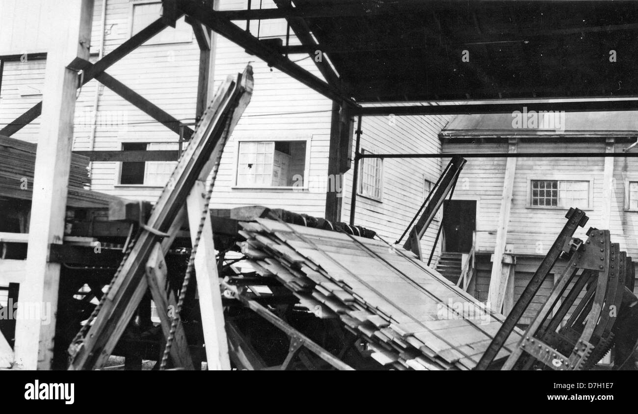 Booth Kelly Lumber Company, Springfield, Oregon, showing Evans Stacker