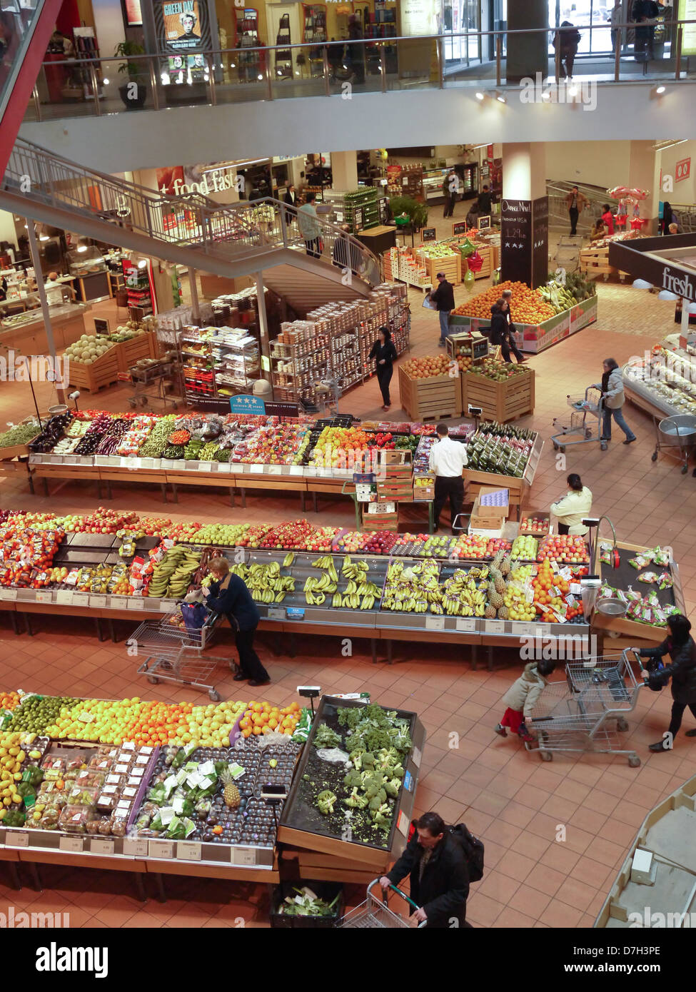 shopping grocery store fruit vegetable market Stock Photo