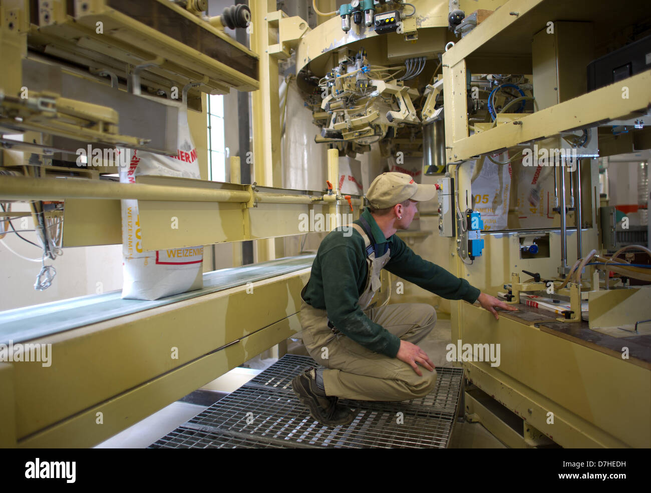 The plant operator of 'Dresdener Mühle' (Corn mill Dresden), Toni