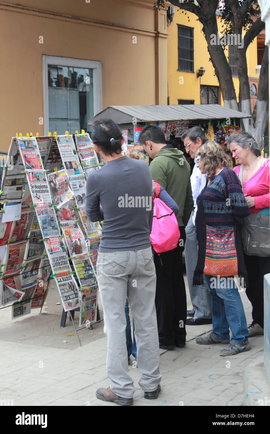 Peru Lima Barranco People reading newspaper Stock Photo