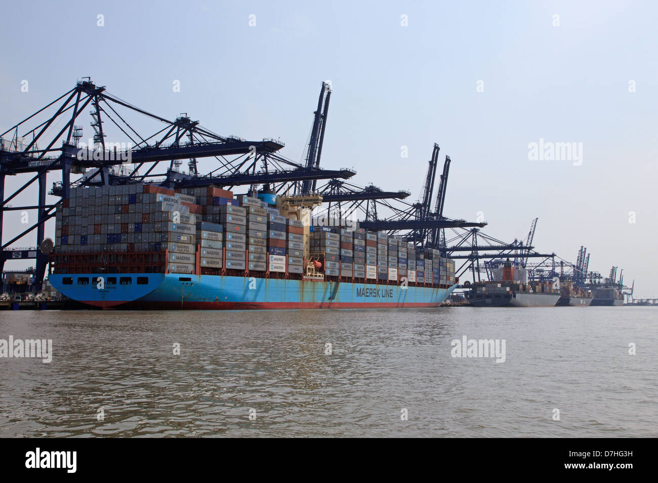 Stacked shipping containers felixstowe hi-res stock photography and ...