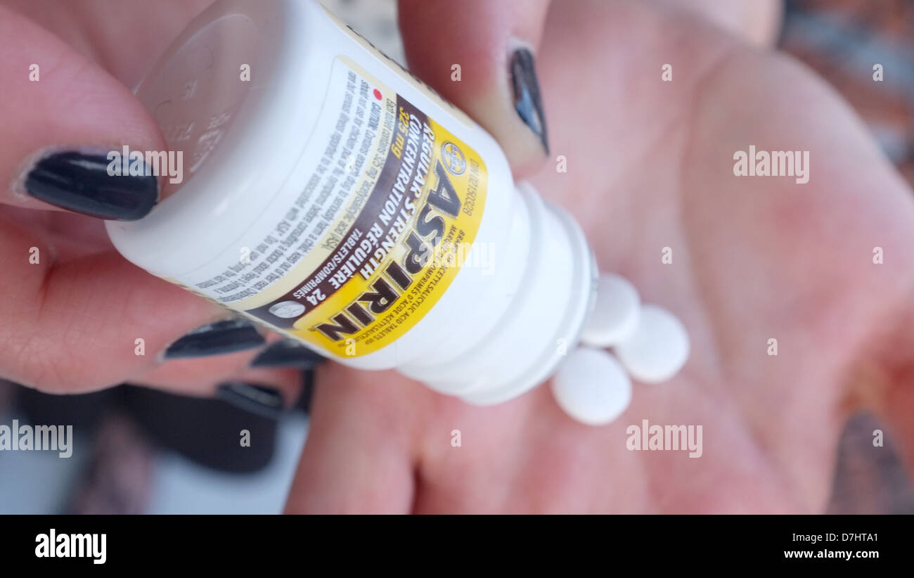 Bayer aspirin bottle hires stock photography and images Alamy