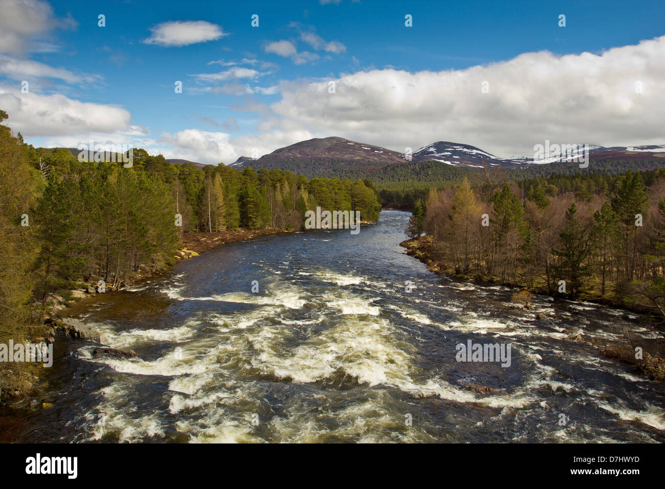 VIEW TO SNOW COVERED LOCHNAGAR MOUNTAIN  FROM THE OLD BRIDGE AT INVERCAULD KNOW AS THE BRIG O DEE ABERDEENSHIRE SCOTLAND Stock Photo