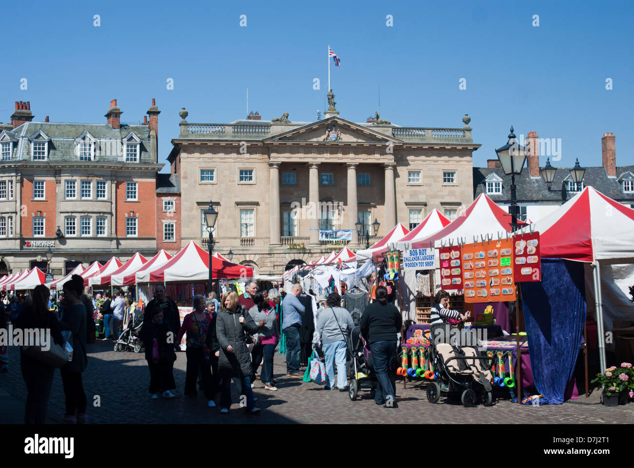 Shoppers in the Market Square and the Buttermarket in Newark on Trent, Nottinghamshire England UK Stock Photo