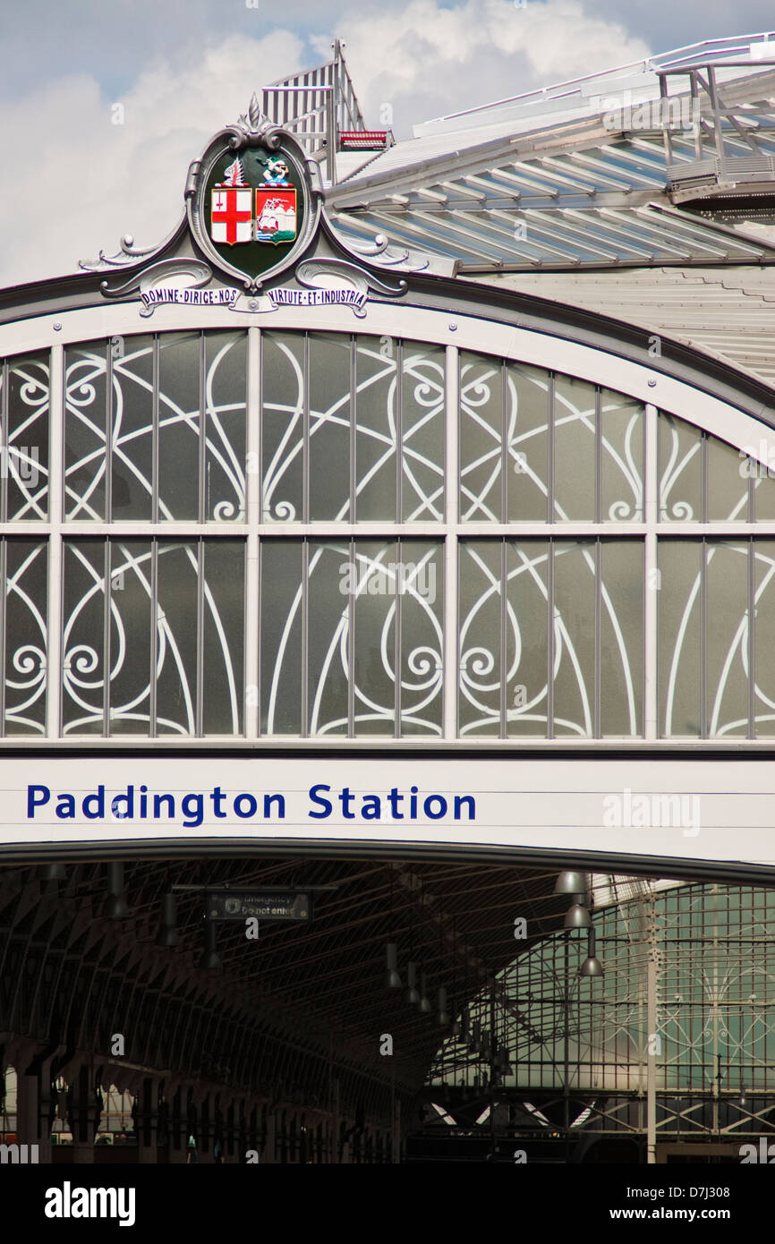 Paddington station sign hires stock photography and images Alamy