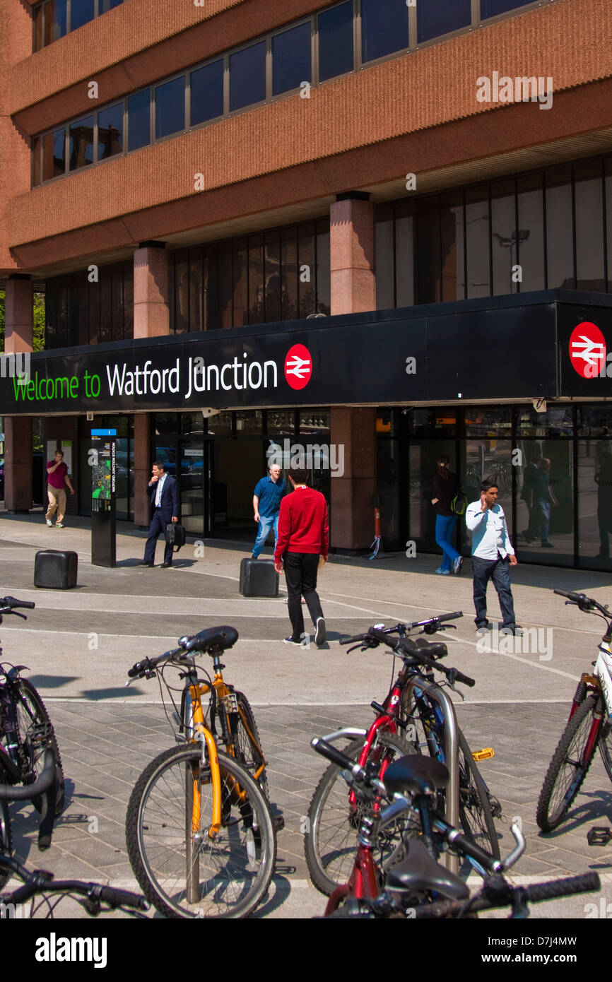 Watford junction railway station Stock Photo Alamy