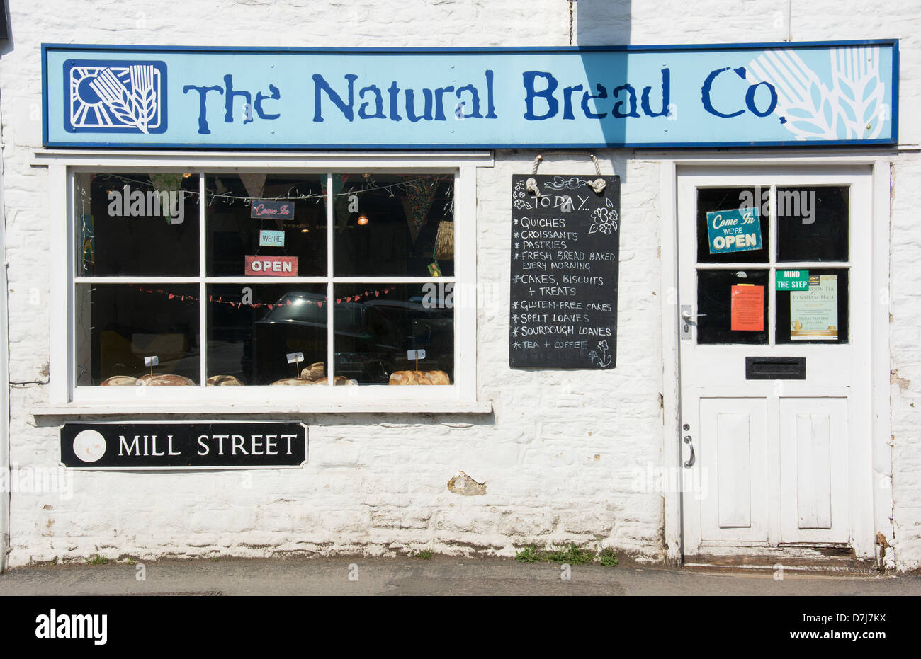 OXFORDSHIRE, UK. The Natural Bread Co, an artisan bakery in the village of Eynsham near Witney. 2013. Stock Photo