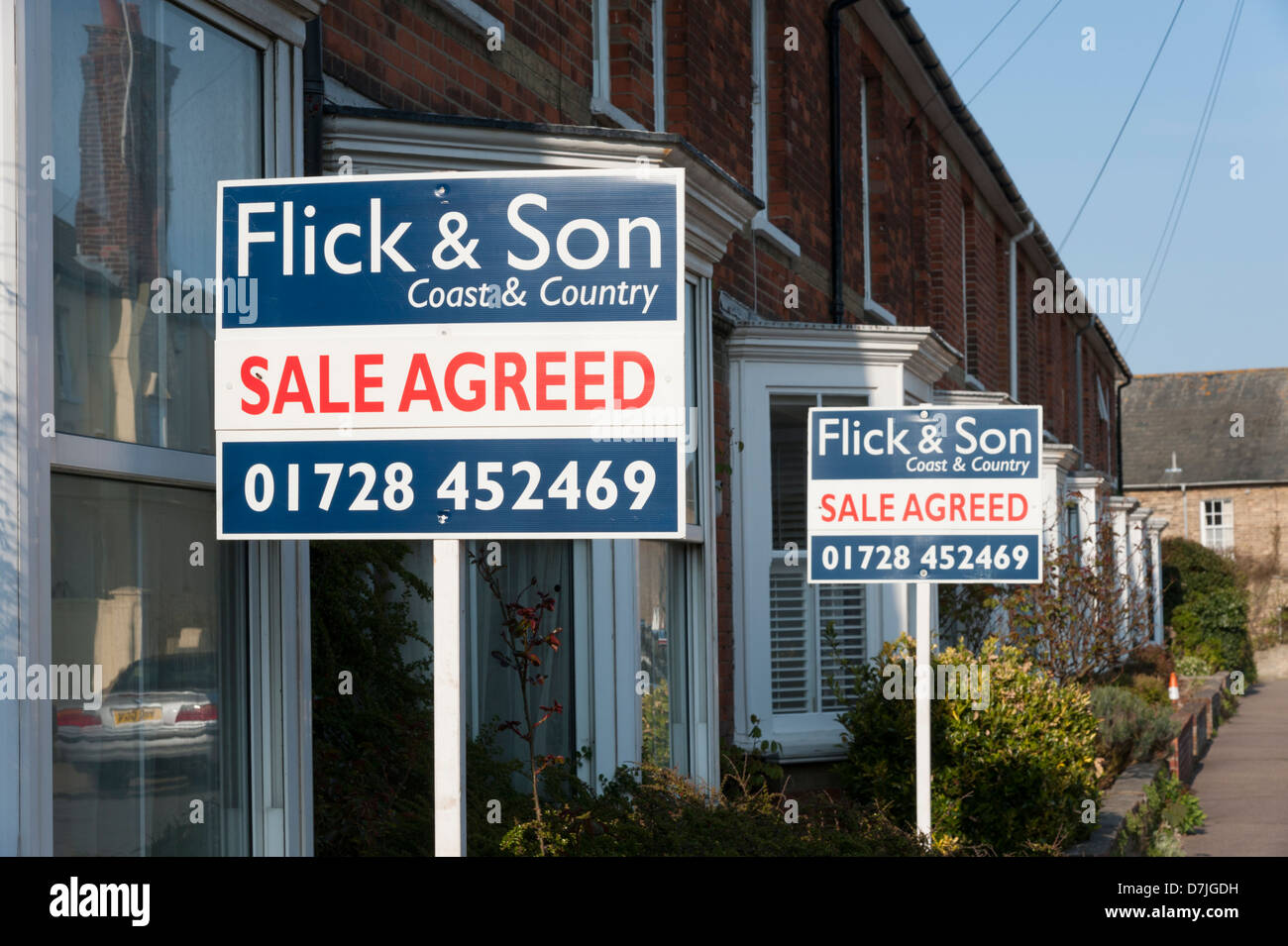 Houses for sale signs hires stock photography and images Alamy