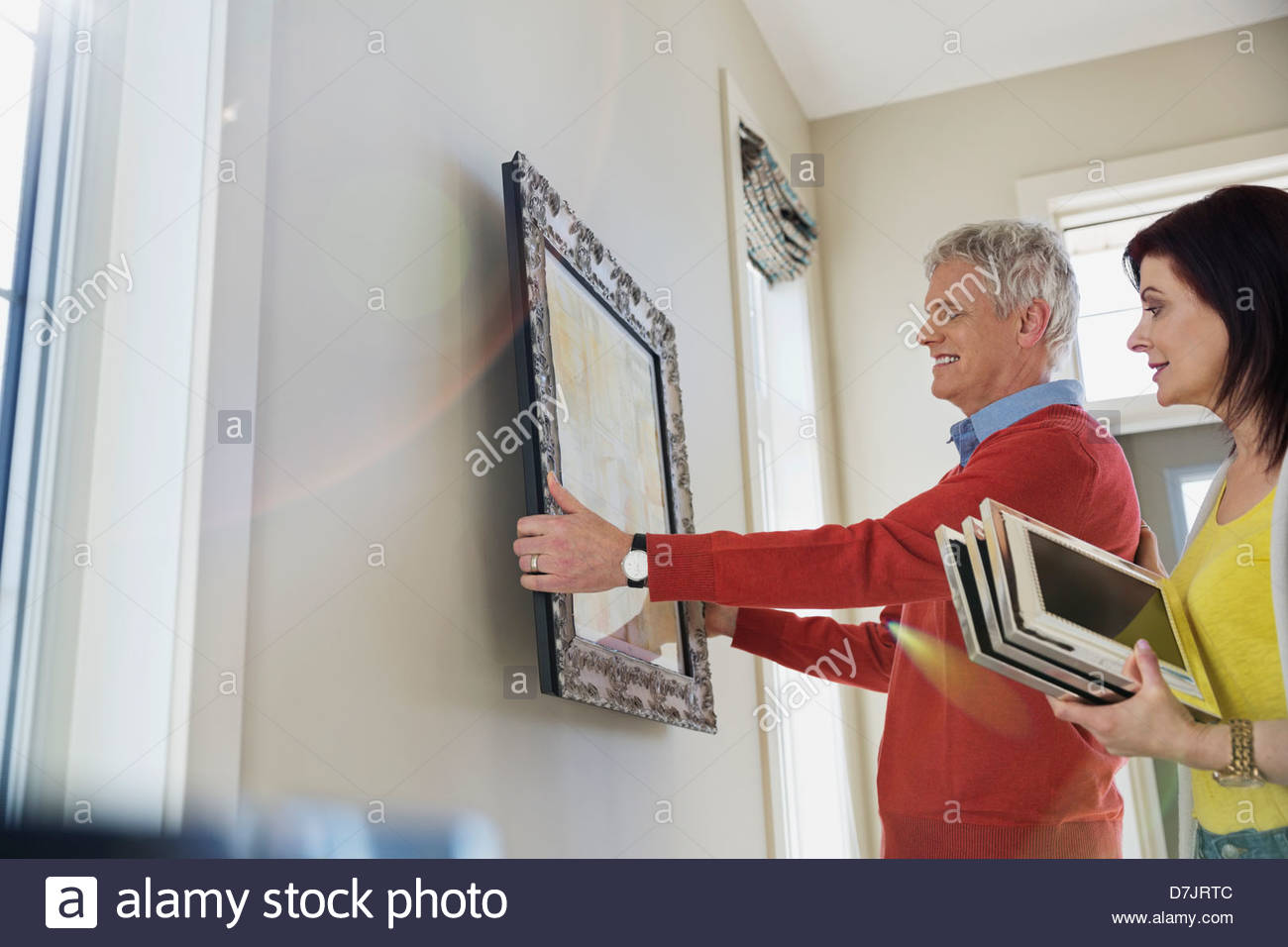 Hanging artwork hi-res stock photography and images - Alamy