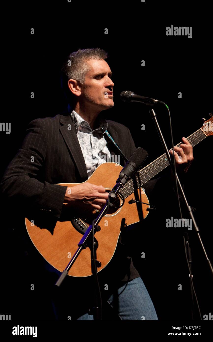 Guildford, Surrey, UK. 8th May 2013. Curtis Stigers performing on the first night of his 'Up Close and Personal' tour at GLive, Guildford. Credit:  Andrew Spiers / Alamy Live News Stock Photo