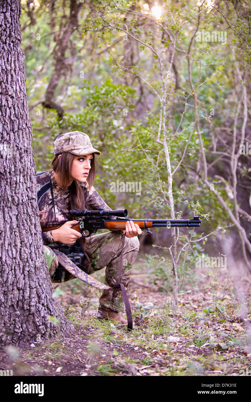 USA, Texas, Young woman with Lever Action Hunting Rifle Stock Photo Alamy