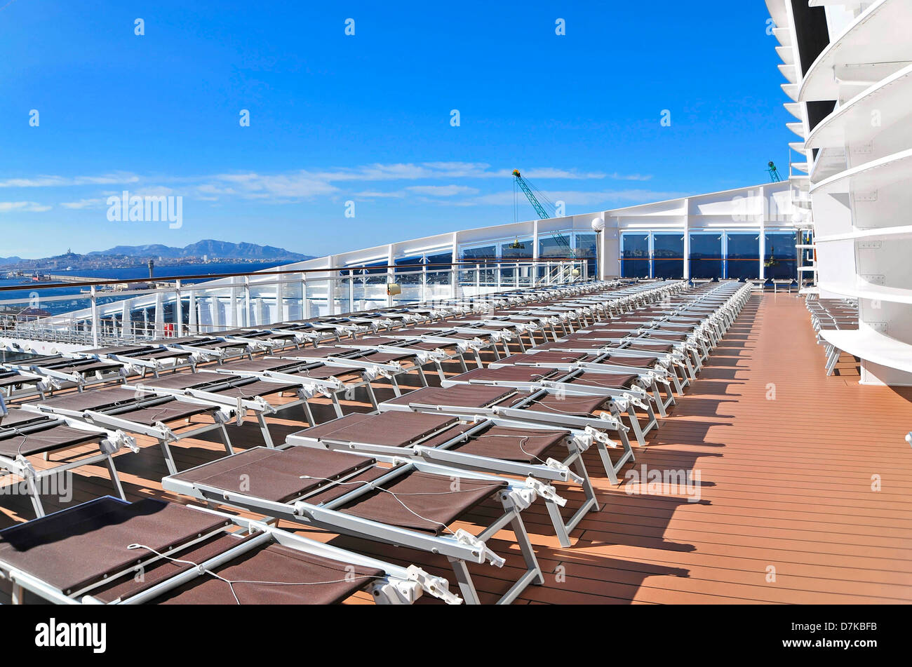Empty deck chai hi-res stock photography and images - Alamy