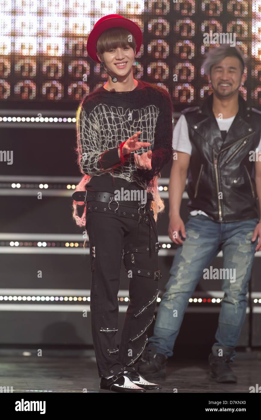 Shinee On The Set Of Show Champion In Seoul South Korea On Wednesday May 08 13 Stock Photo Alamy
