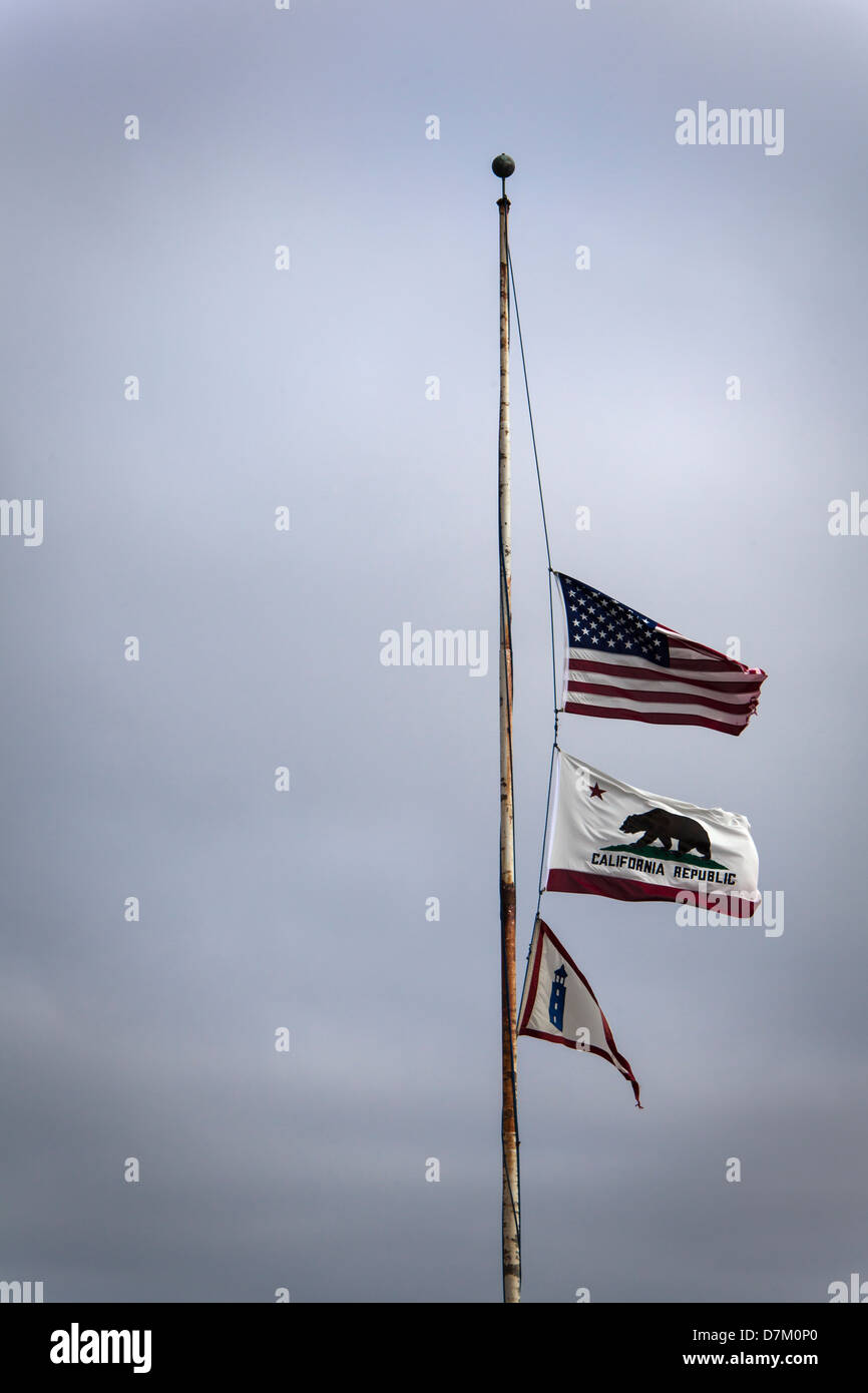 Half Staff Stock Photos & Half Staff Stock Images Alamy