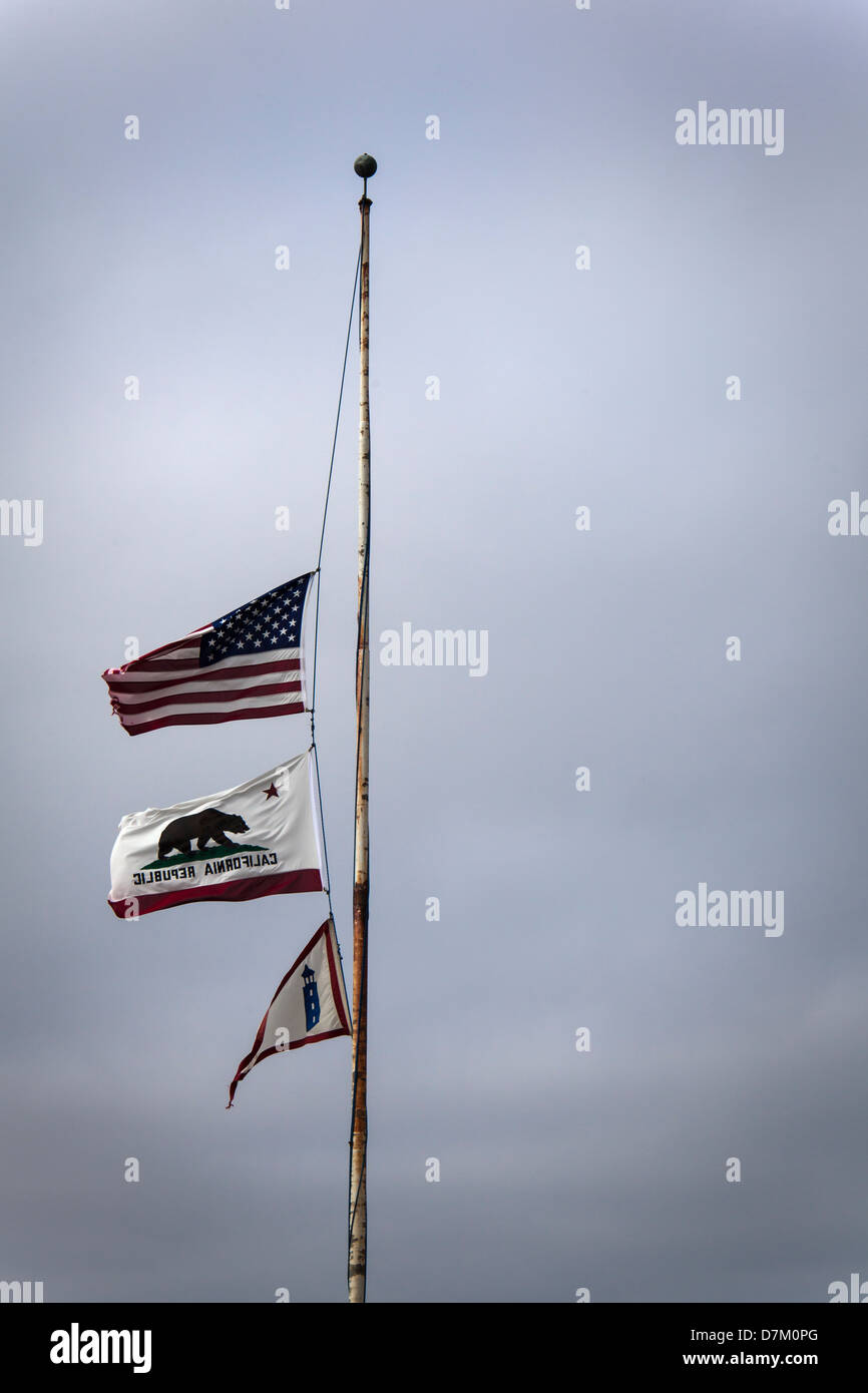 U s flag half mast hires stock photography and images Alamy