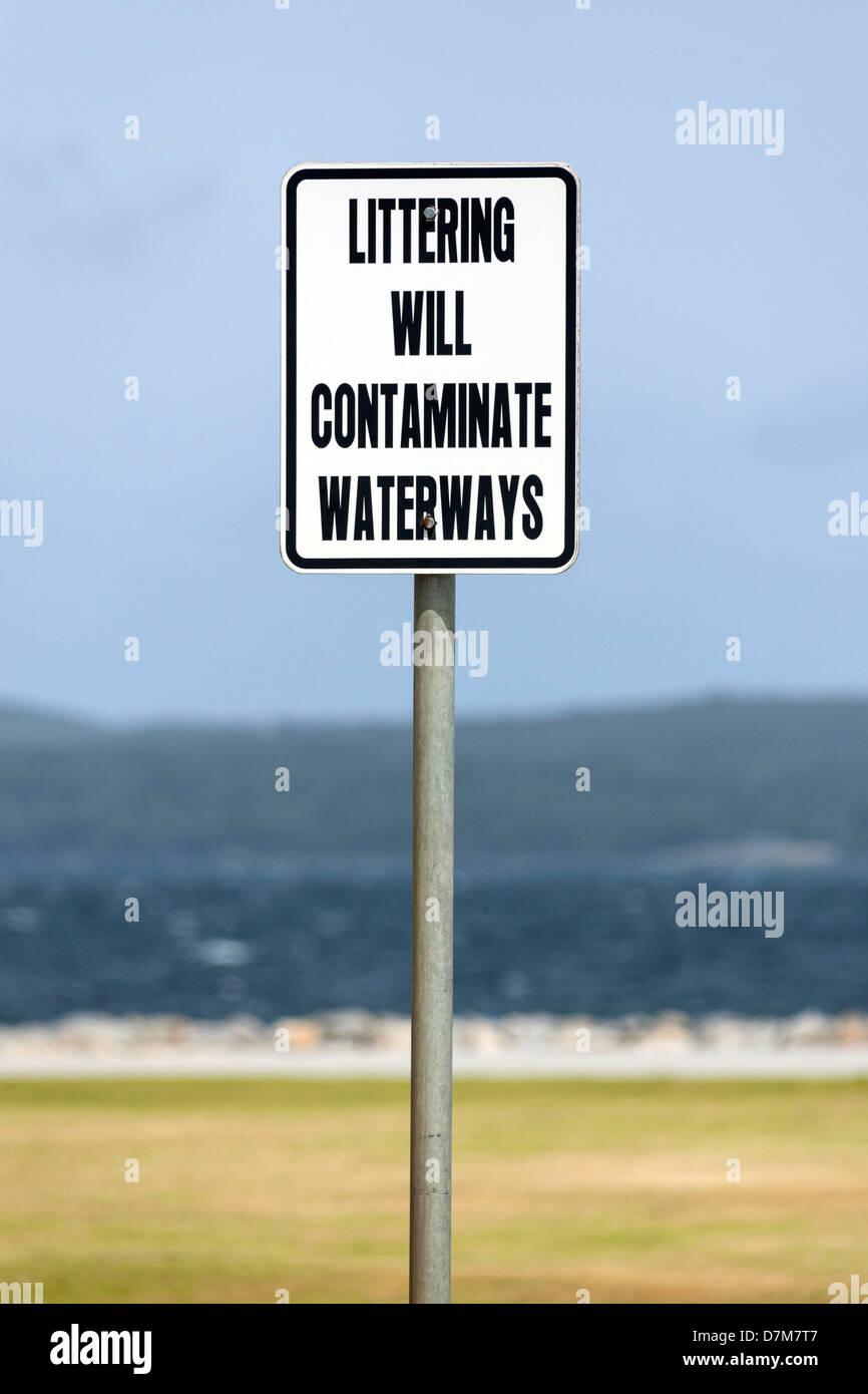 Littering will contaminate waterways sign Stock Photo