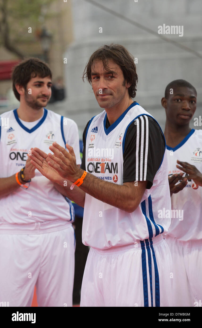 London, UK. 10th May 2013. Pictured: Robert Pires. UEFA and Euroleague Basketball greats joined athletes from the Special Olympics and the Tottenham Hotspur Foundation at the Turkish Airlines Euroleague Fan Zone in Trafalgar Square for a celebratory unified basketball game as part of the 2013 Final Four weekend festivities. The first-of-its-kind goodwill game was organized by One Team, the Euroleague’s social responsibility programme. It included football players Graeme Le Saux, Robert Pires & Christian Karembeu and Euroleague Basketball Legends Ramunas Siskauskas, Niko © Nick Savage / Alamy Stock Photo