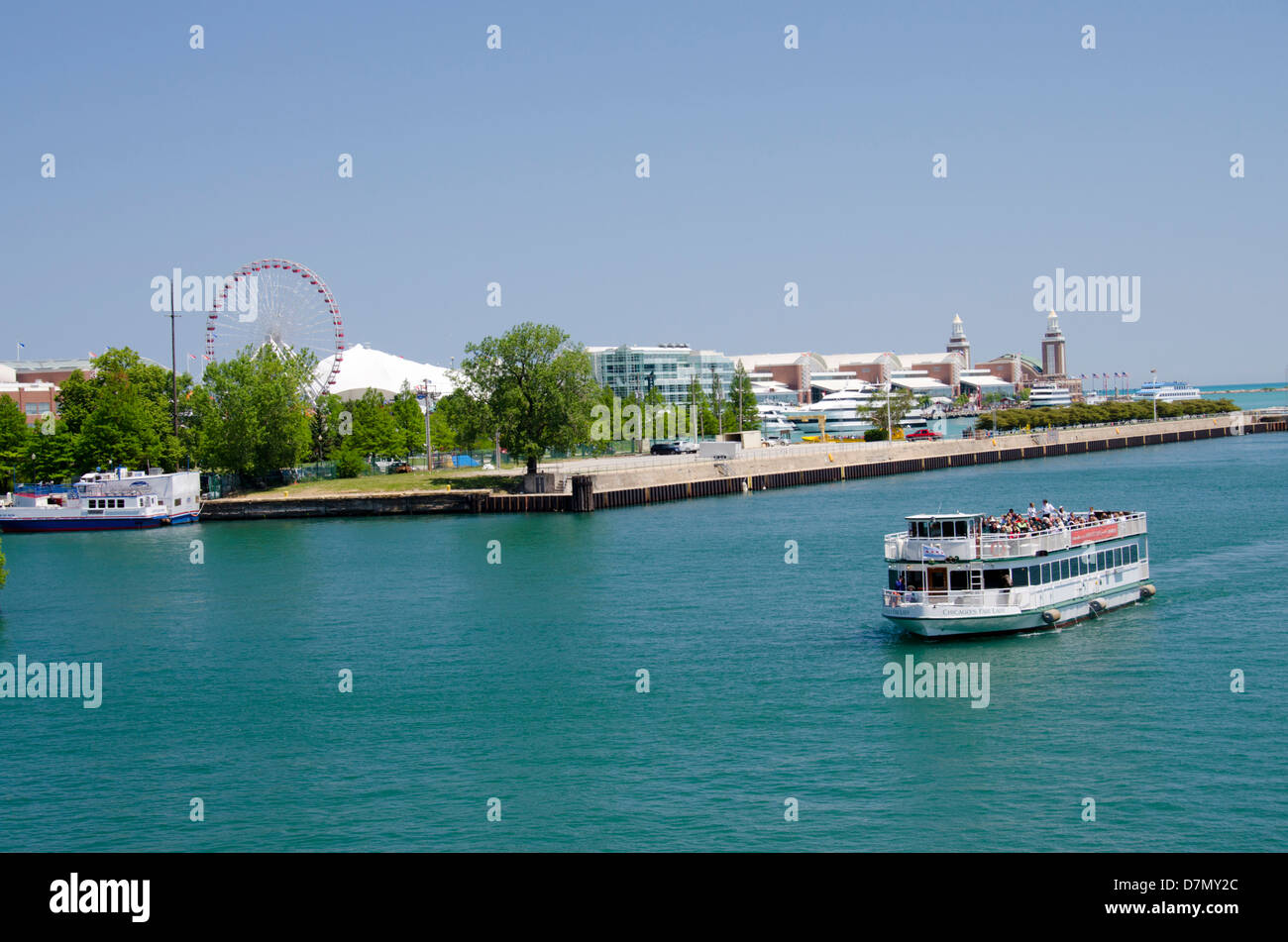 Illinois, Chicago. Sightseeing tour boat in front of Navy Pier along Lake Michigan. Stock Photo
