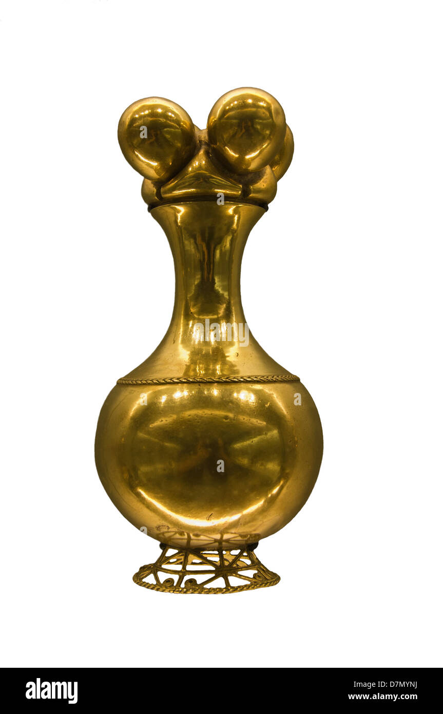 Gold poporo (ceremonial container for mixing lime with coca leaves
