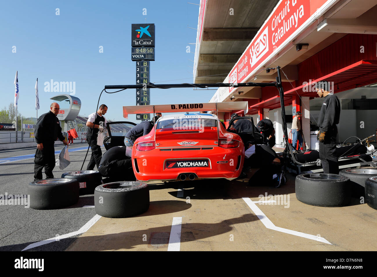 Pit stop during practice for Porsche GT3 Cup Challenge Brazil at Montmelo, Spain 12th April 2013 Stock Photo