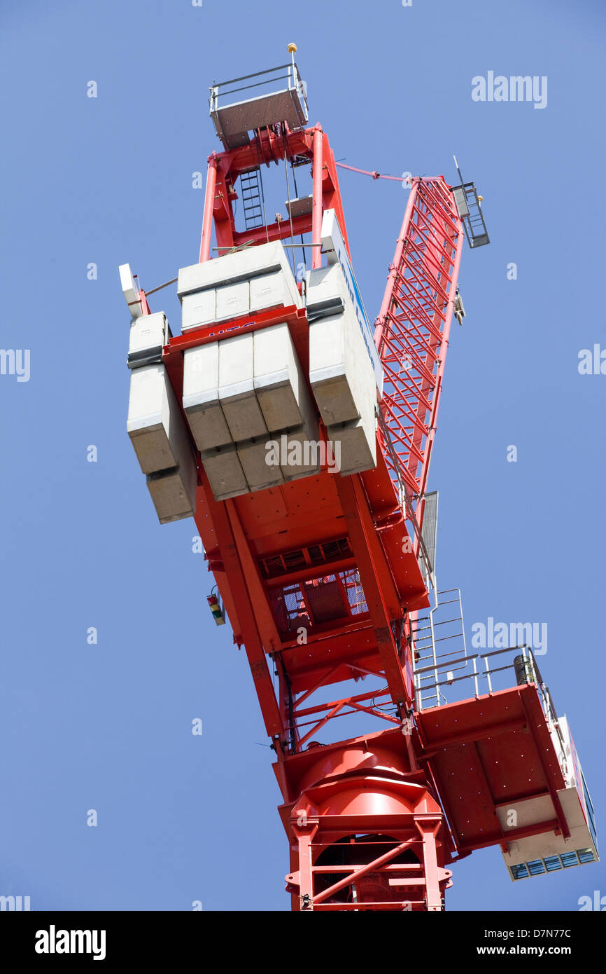 Crane lifting concrete hi-res stock photography and images - Alamy