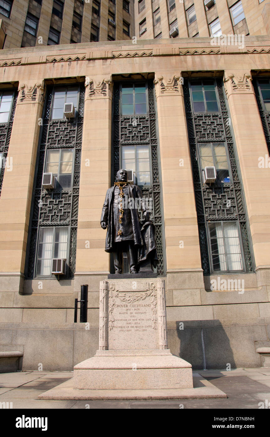 New York, Buffalo, City Hall. Art Deco building completed in 1931. Statue of President Grover Cleveland. Stock Photo