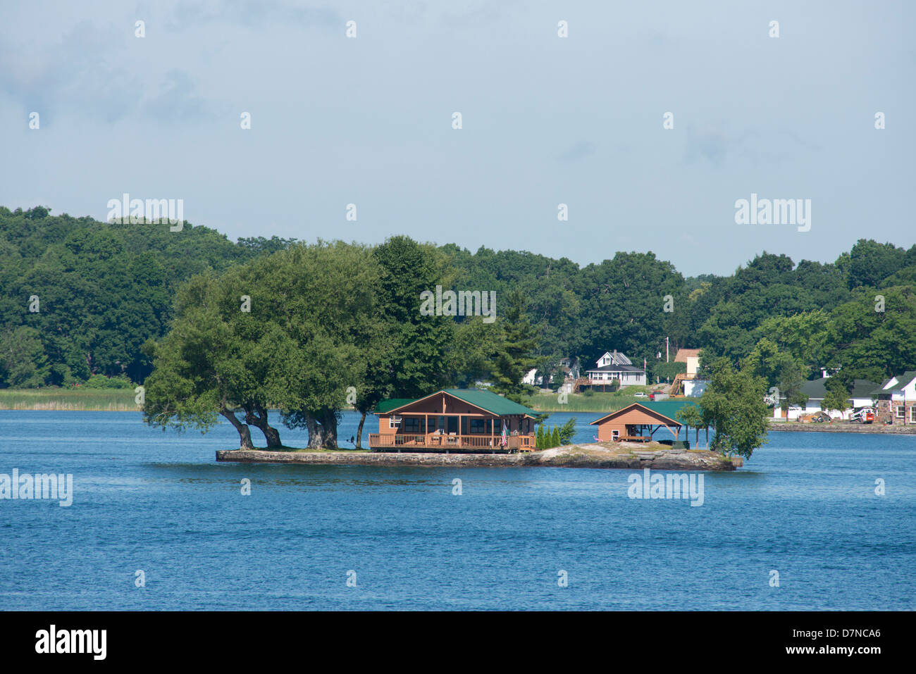 New York, St. Lawrence Seaway, Thousand Islands. The 'American Narrows' scenic waterway along the US and Canadian boarder. Stock Photo