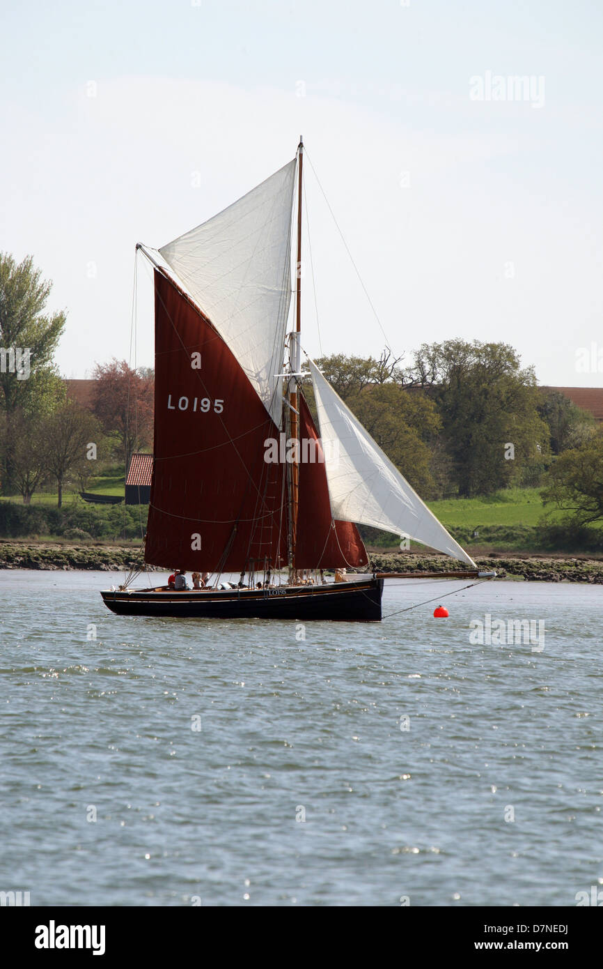 Gladys Bawley LO195 Gaff rigger . ‘Gladys’ is a beautiful 85ft sailing