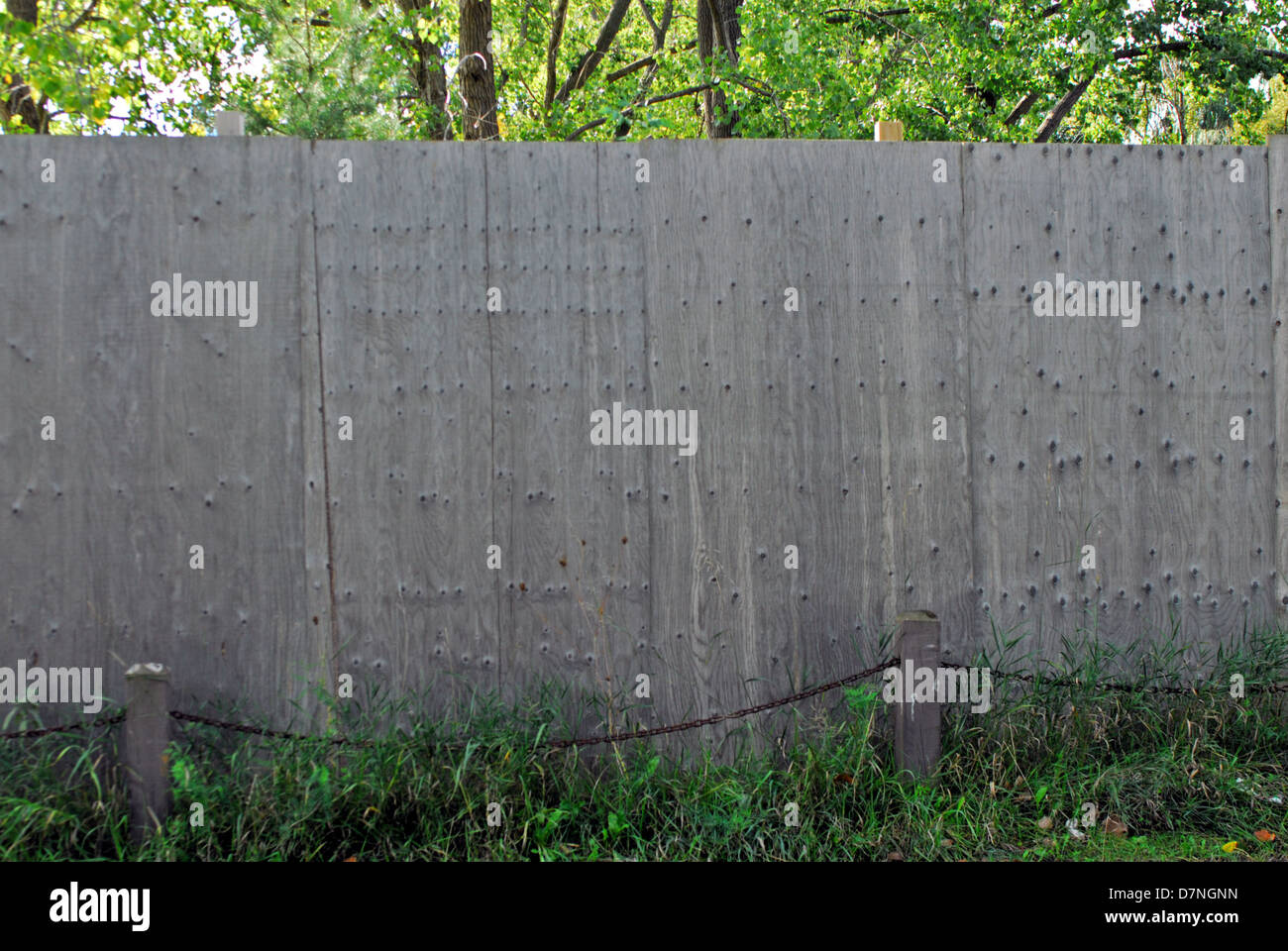 Plywood fence hires stock photography and images Alamy