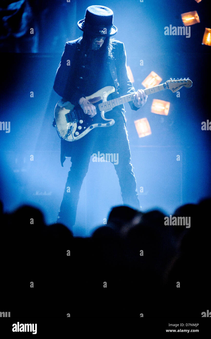 Toronto, Ontario, Canada. May 10, 2013. Lead guitarist MICK MARS of