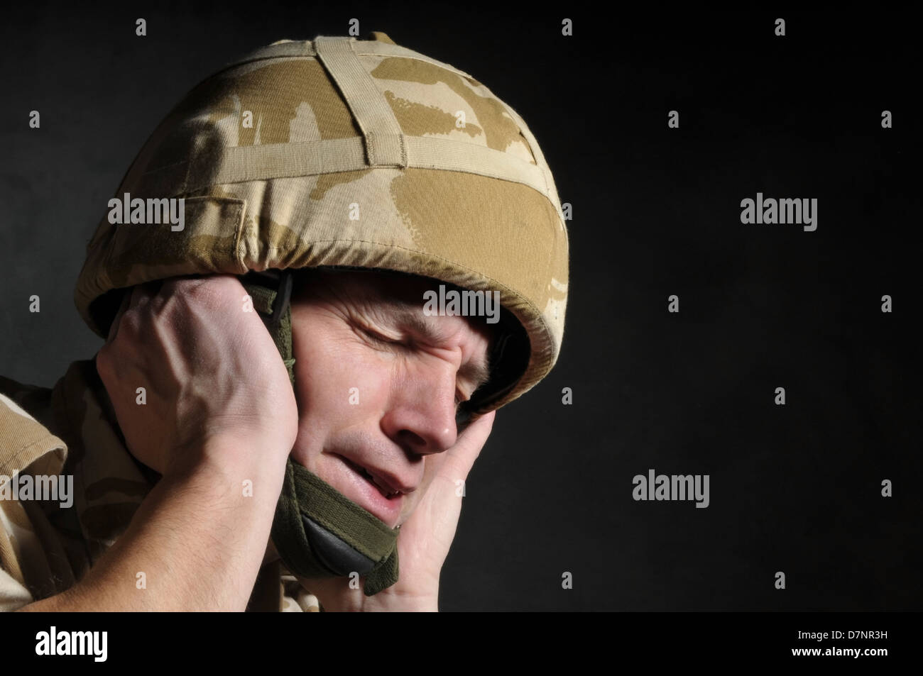 Военный стресс. ПТСР солдат. Солдат стресс. ПТСР У военных. Стресс военнослужащих.