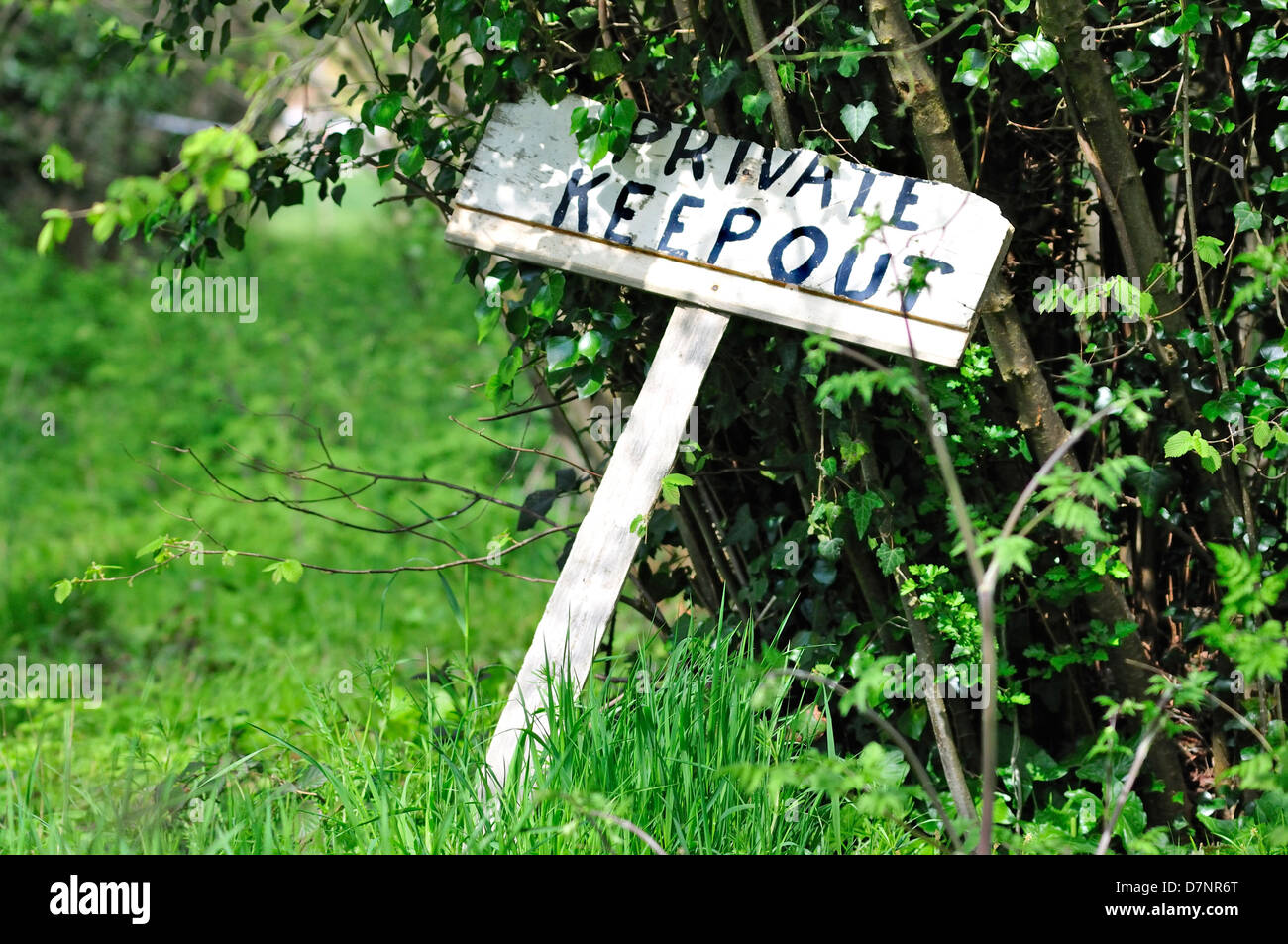 Keep Out sign on private land. Boughton Monchelsea village, Kent, England. Stock Photo