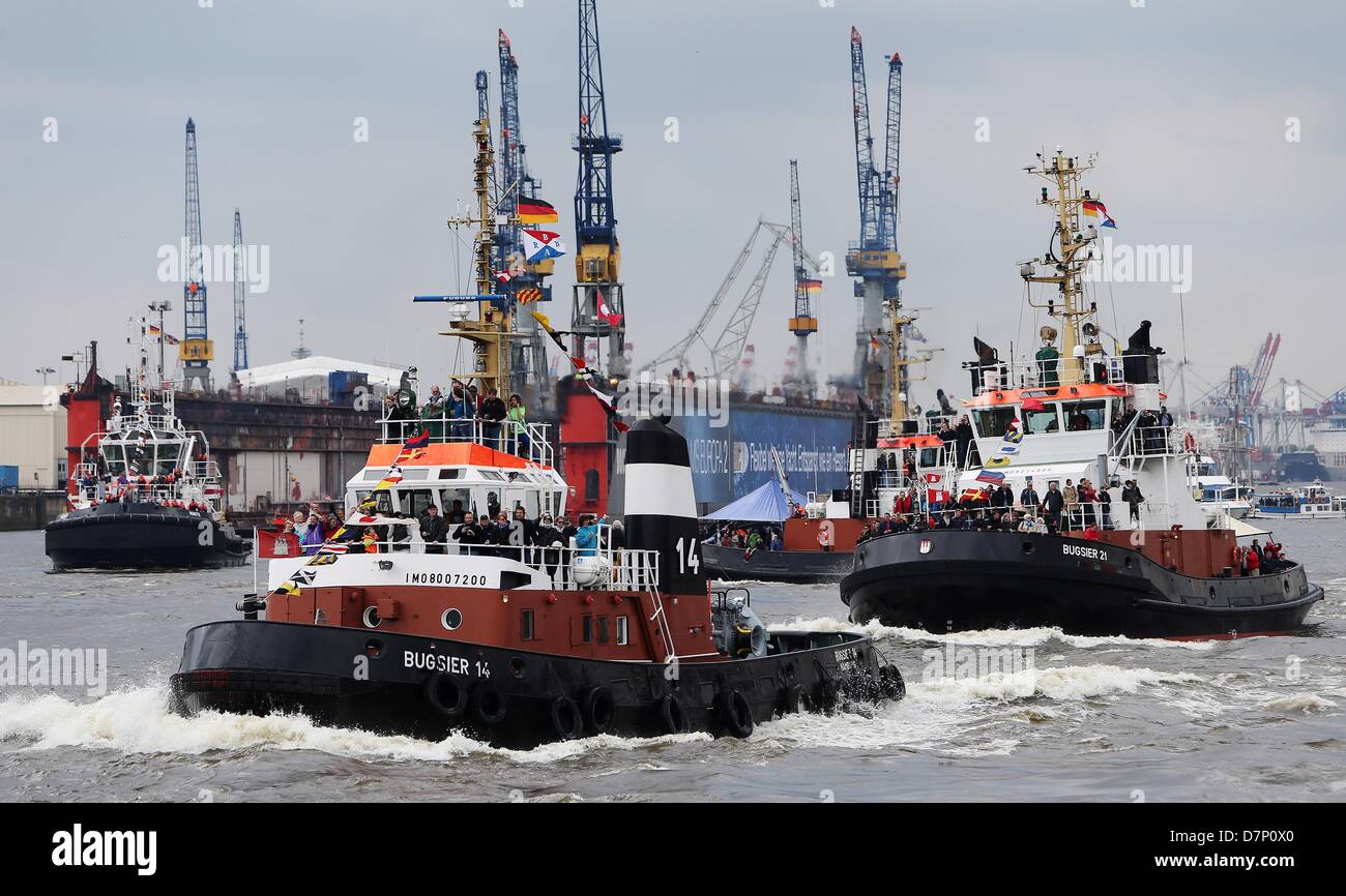 Hamburg, Germany, 11 May 2013. Tugboats sail in the tugboat ballet ...