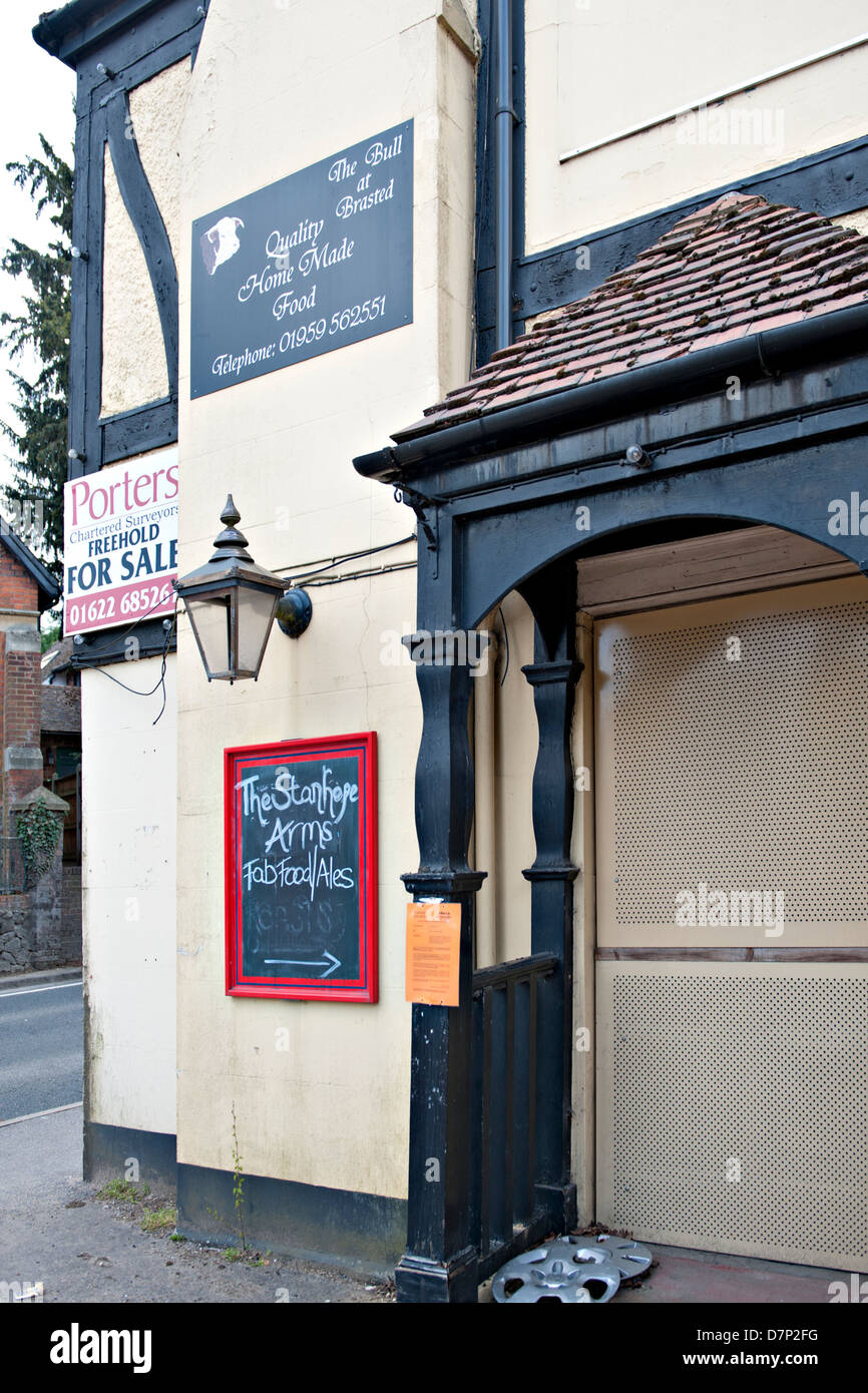 The Bull Inn Brasted closed and abandoned  in Kent, UK Stock Photo