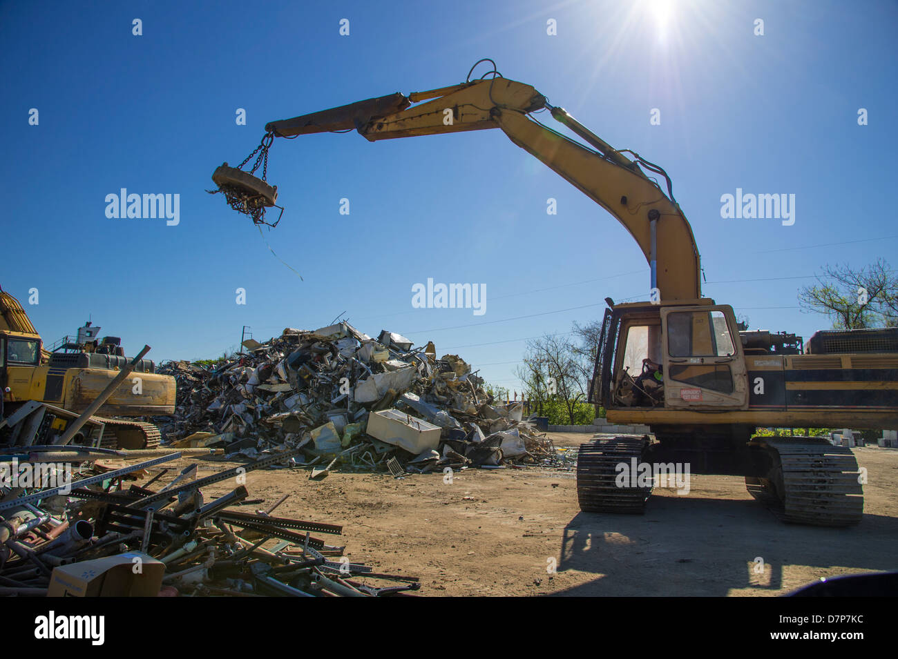 Scrap yard crane magnet hi-res stock photography and images - Alamy