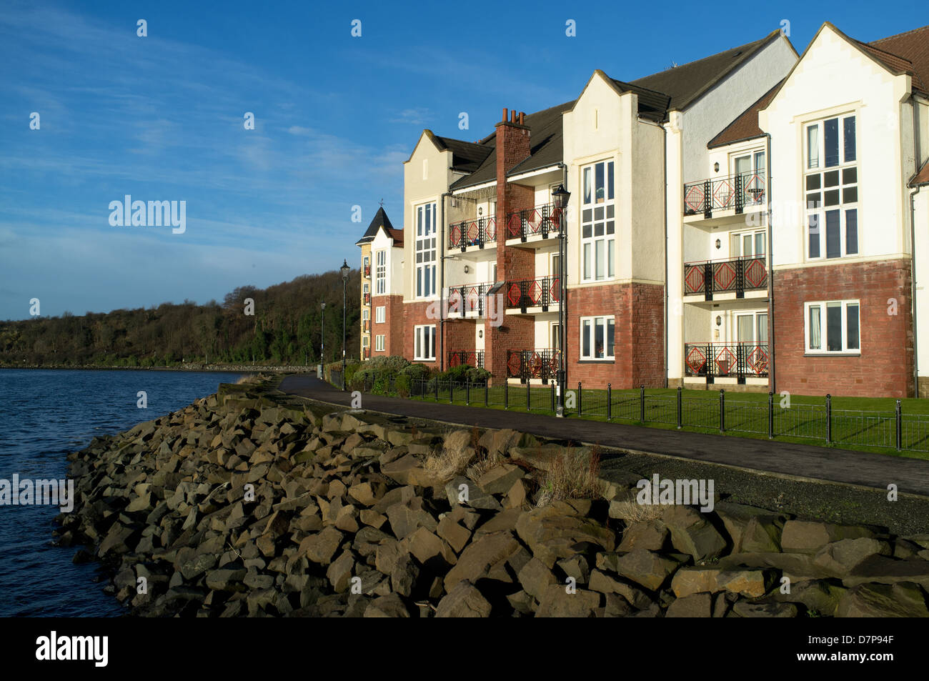 dh  DALGETY BAY FIFE Modern apartment flats and Fife coastal path scotland new home house Stock Photo