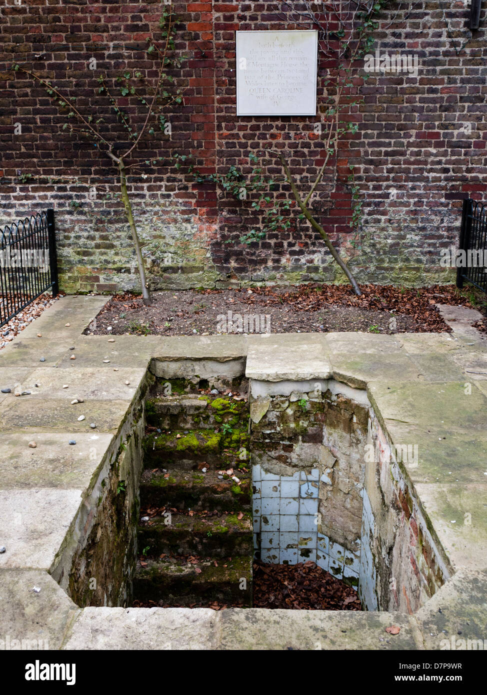 Sunken bath hi-res stock photography and images - Alamy