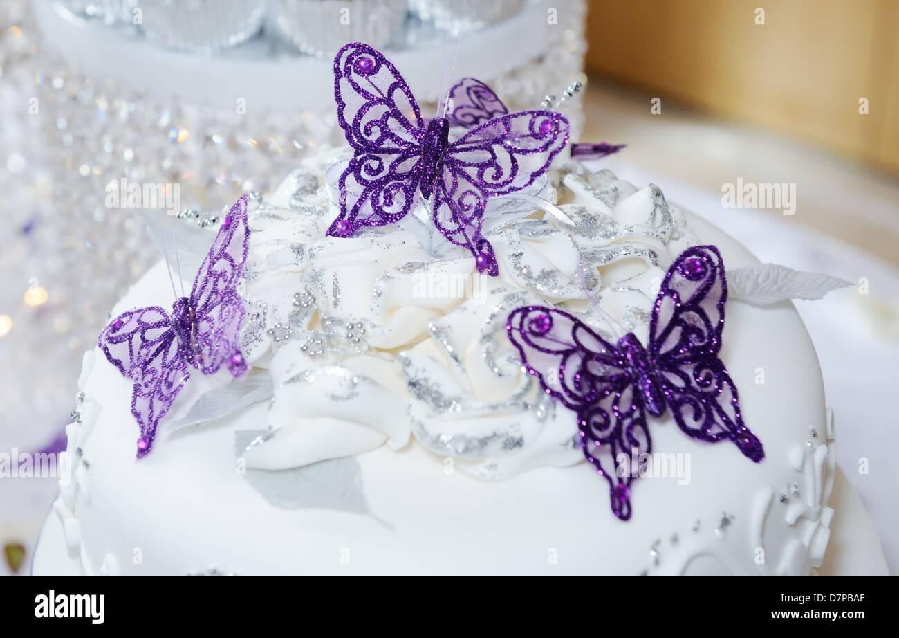 pic Happy Birthday Purple Butterfly Cake https www alamy com stock photo white wedding cake with purple butterfly decoration 56425559 html