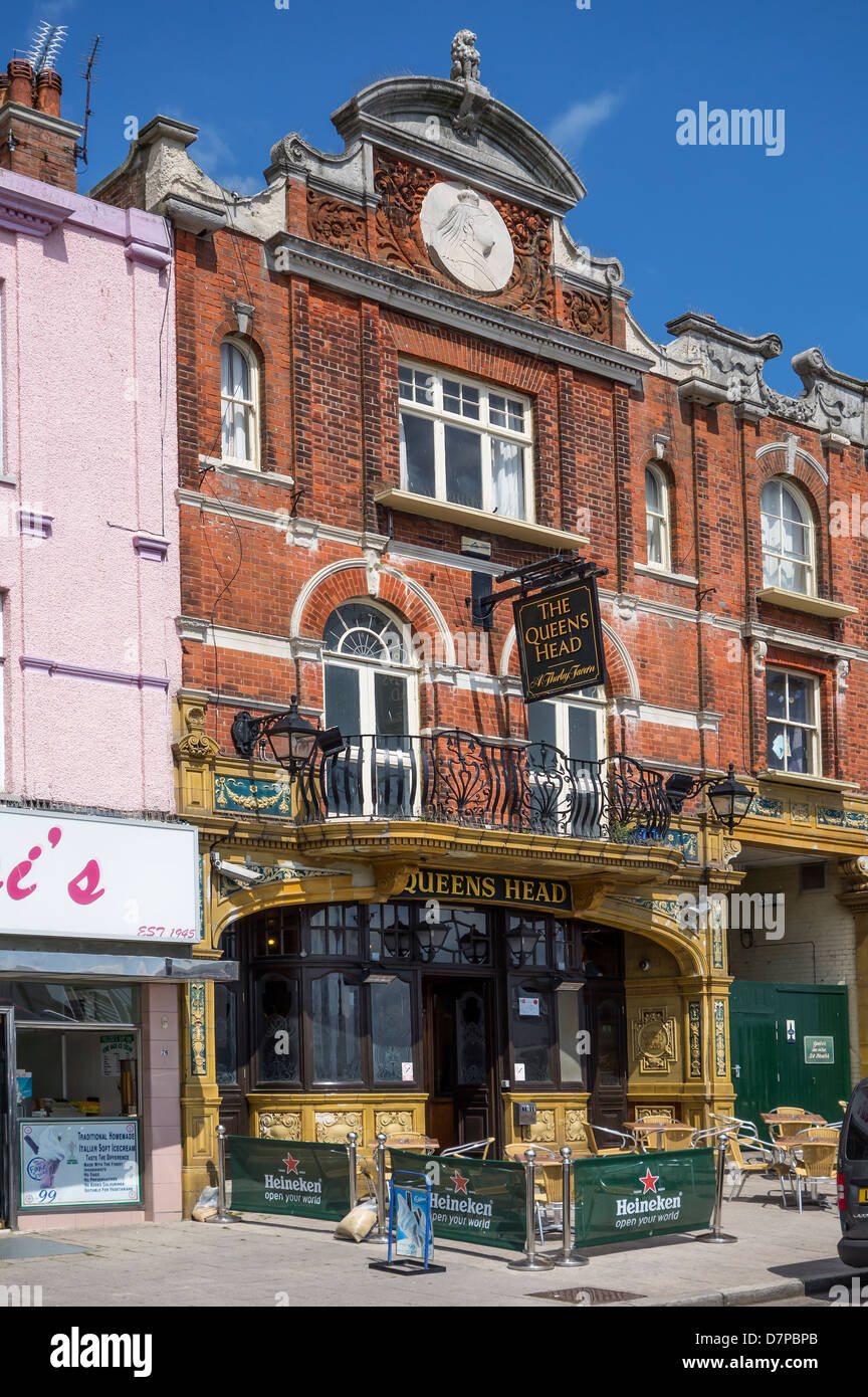 The Queens Head Pub Ramsgate Harbour Kent England Stock Photo