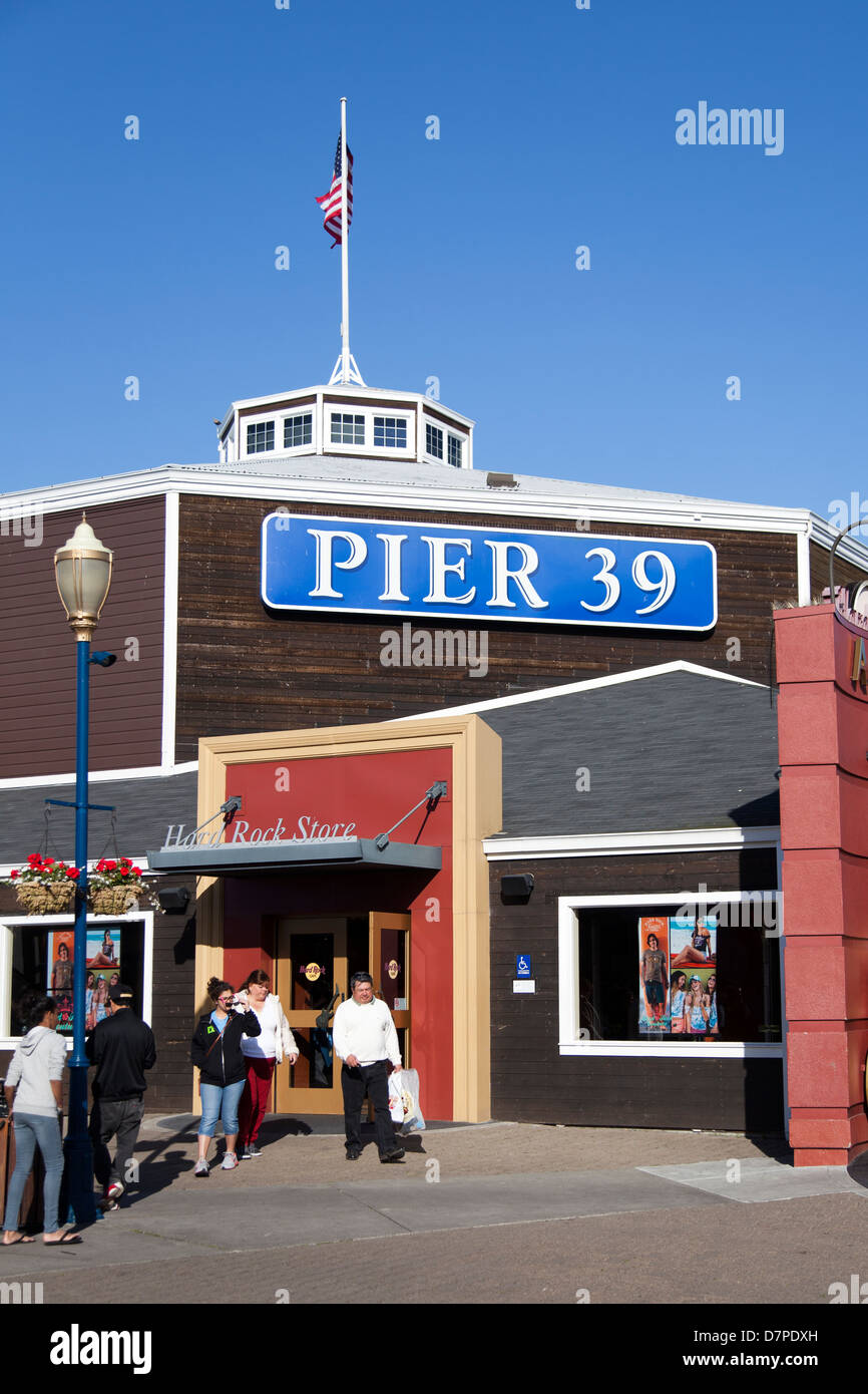 Pier 39, Fisherman's Wharf, San … – License image – 71360198