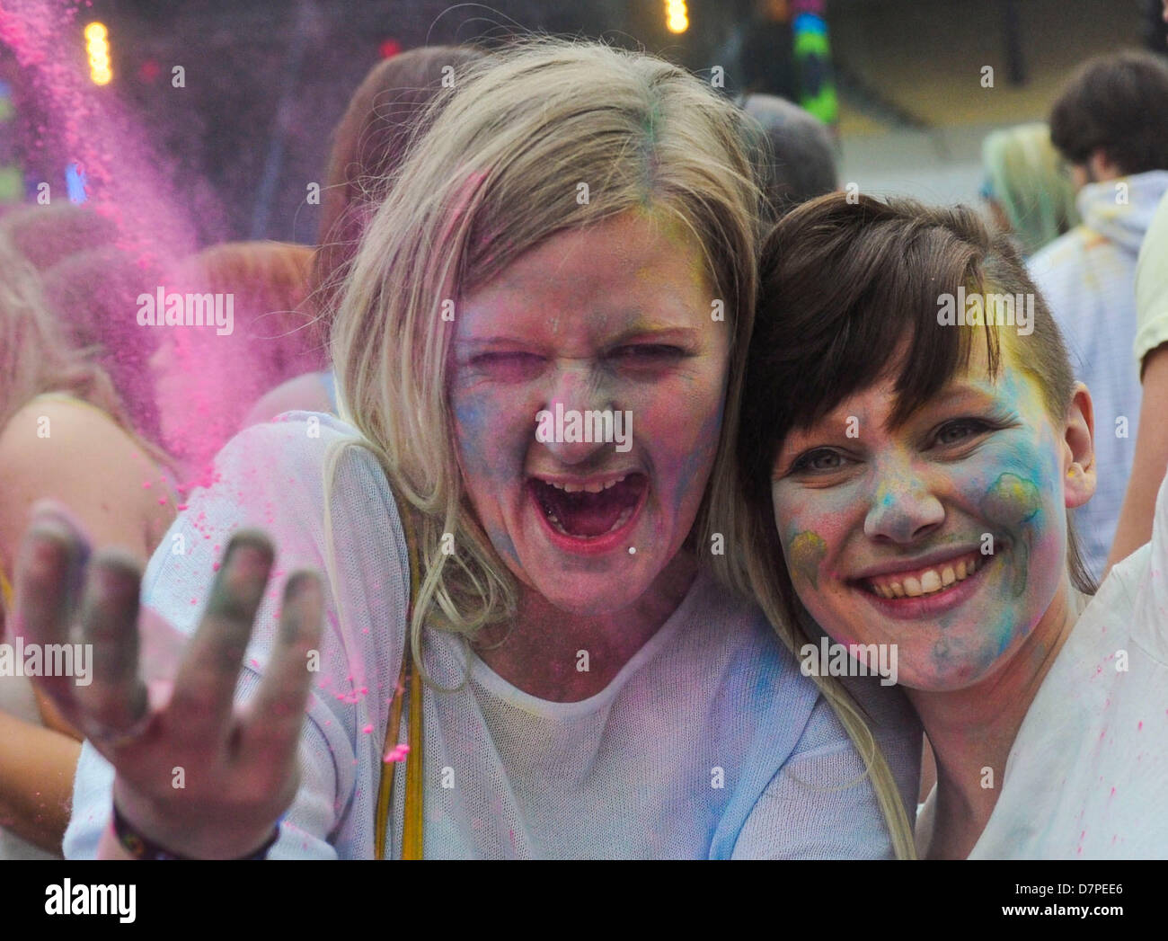 holi festival berlin reiterstadion