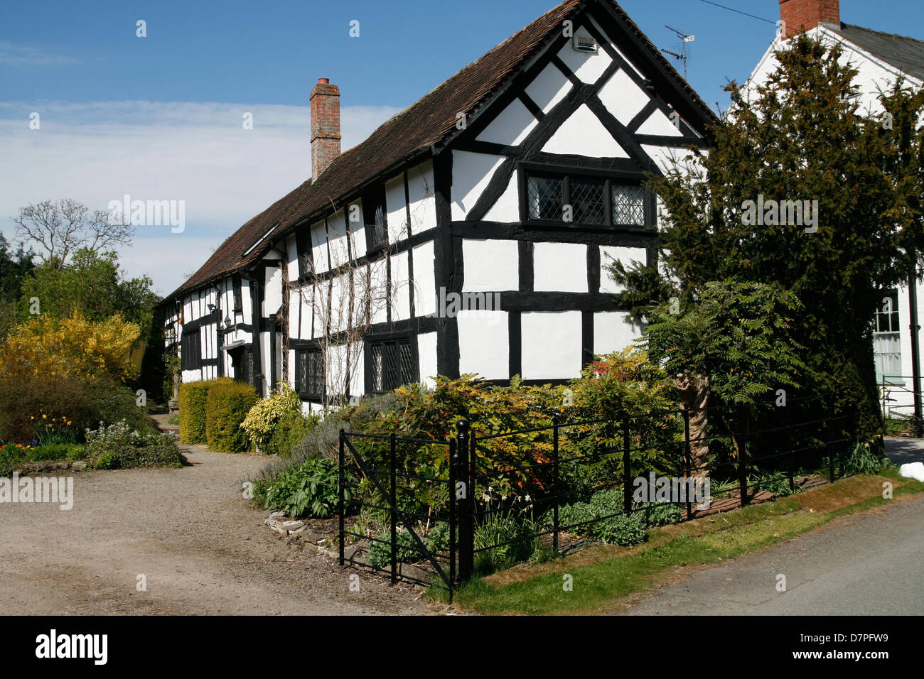 Timber framed houses Black and White Village Trail Eardisland Herefordshire England UK Stock Photo